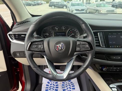 Used 2024 Buick Enclave Essence image 20