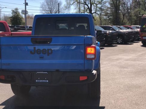 New 2026 Jeep Gladiator Sport image 7