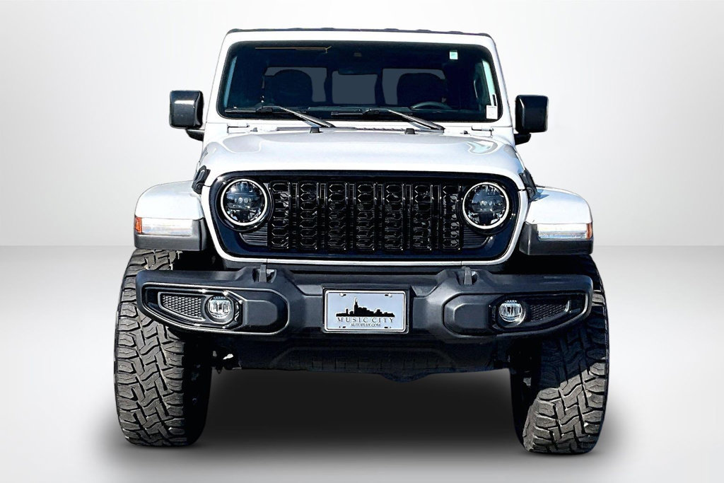 Used 2024 Jeep Gladiator Sport AWD/4WD image 2