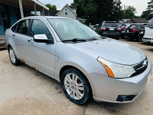 Used 2010 Ford Focus SEL FWD image 3