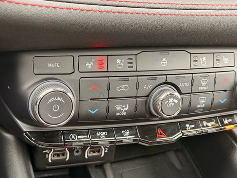 Used 2023 Dodge Durango GT image 23