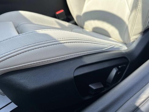 Used 2025 BMW Z4 M40i w/ Premium Package image 14