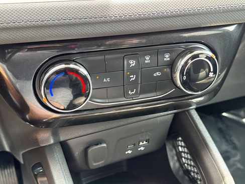 Used 2024 Chevrolet TrailBlazer LT w/ Driver Confidence Package FWD image 18