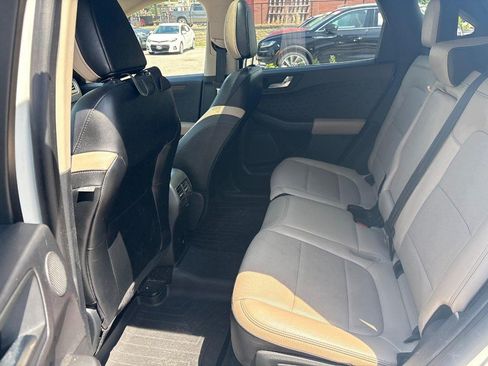 Used 2020 Ford Escape Titanium FWD image 6