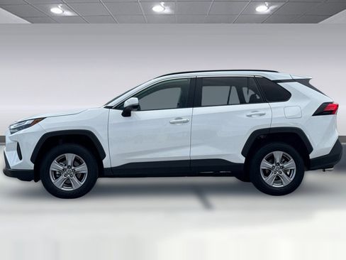 Used 2025 Toyota RAV4 XLE image 6