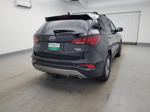 Used 2017 Hyundai Santa Fe Sport image 7