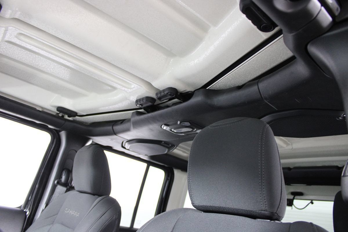 Used 2022 Jeep Wrangler Unlimited Sahara AWD/4WD image 18