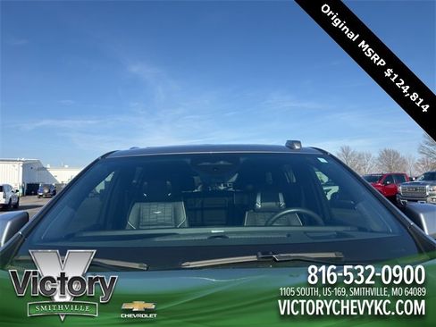 Used 2025 Cadillac Escalade Premium Luxury Platinum image 25