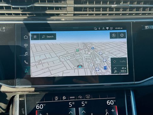 Used 2021 Audi Q8 Premium Plus image 13