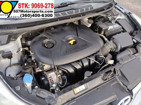 Used 2016 Hyundai Elantra SE FWD image 21
