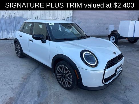Used 2026 MINI Cooper 4-Door Hardtop FWD image 2