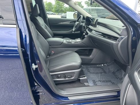 Used 2026 INFINITI QX60 Luxe w/ Cargo Package FWD image 11