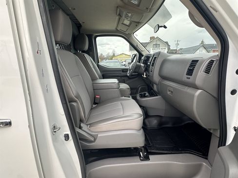 Used 2019 Nissan NV 3500 SL w/ Navigation Package RWD image 7