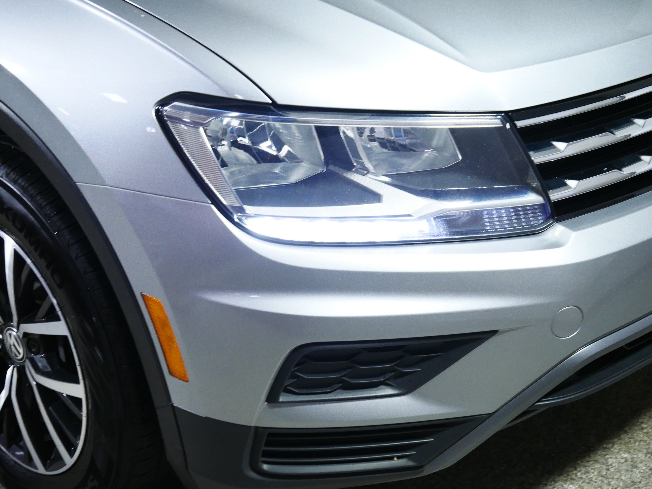 Used 2019 Volkswagen Tiguan SE AWD/4WD image 16