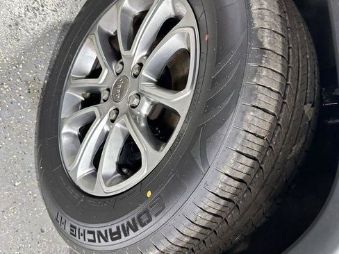 Used 2015 Jeep Grand Cherokee Limited AWD/4WD image 10