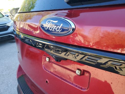 Used 2018 Ford Explorer Sport image 8