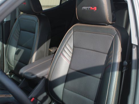 Used 2024 GMC Terrain AT4 image 28