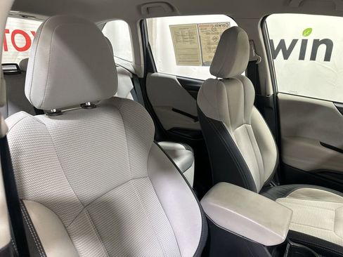 Used 2023 Subaru Forester Base image 12