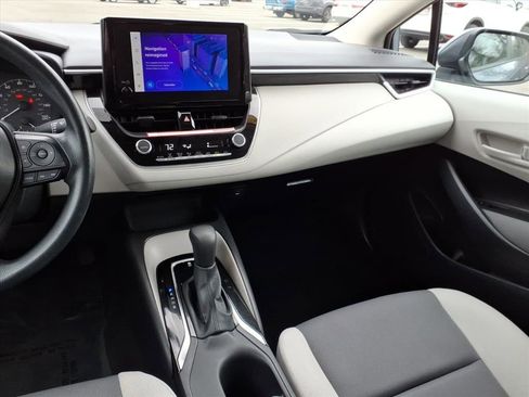 Used 2025 Toyota Corolla LE image 11