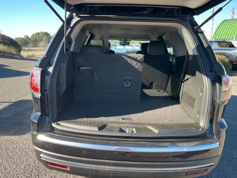 Used 2015 GMC Acadia SLT image 26