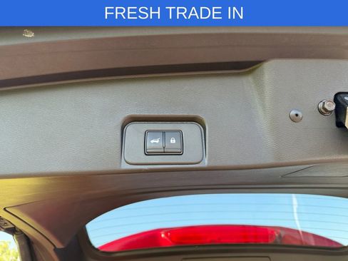 Used 2025 Nissan Rogue SL AWD/4WD image 26