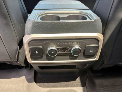 Used 2024 Ford Expedition XLT AWD/4WD image 13