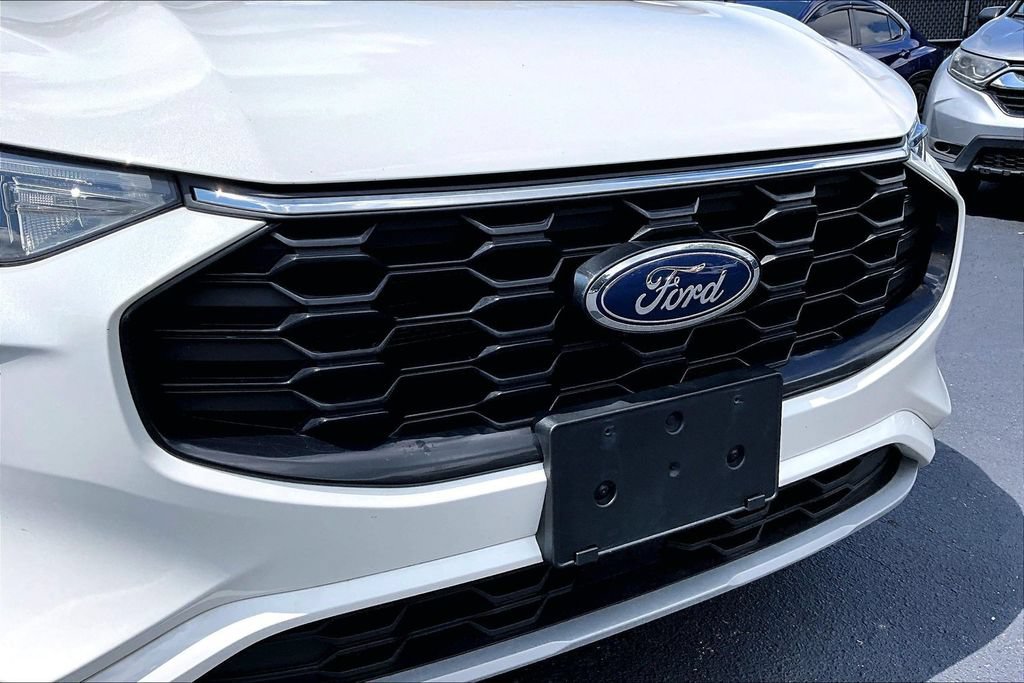 Used 2023 Ford Escape ST-Line Select AWD/4WD image 28