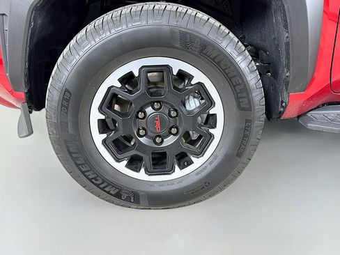 Used 2025 Toyota 4Runner TRD Off-Road Premium AWD/4WD image 33