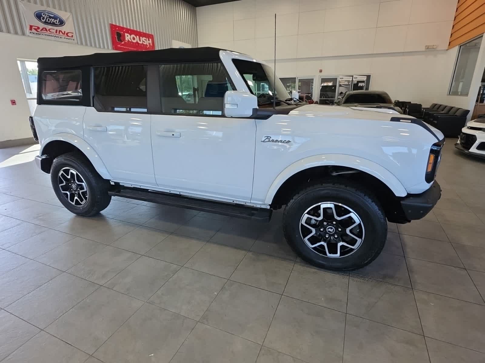Used 2022 Ford Bronco Outer Banks AWD/4WD image 4