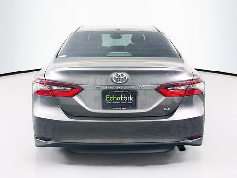 Used 2022 Toyota Camry LE image 7