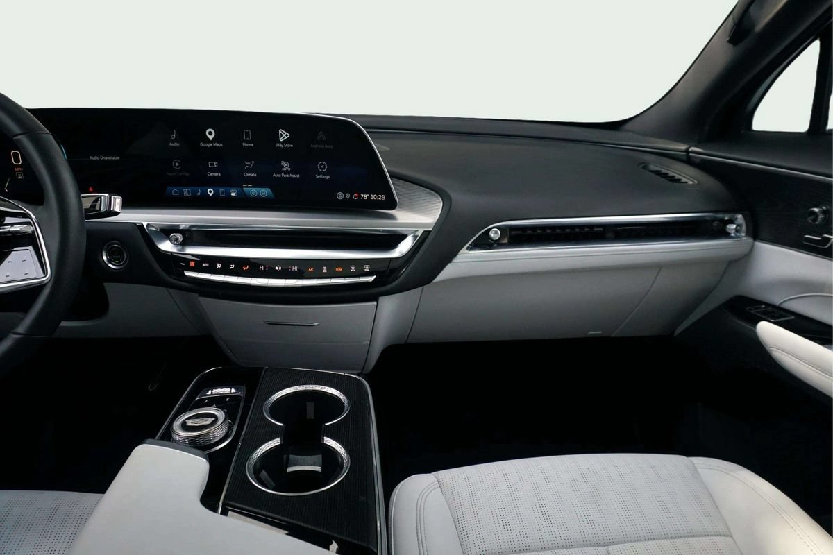 Used 2024 Cadillac Lyriq Luxury RWD image 25