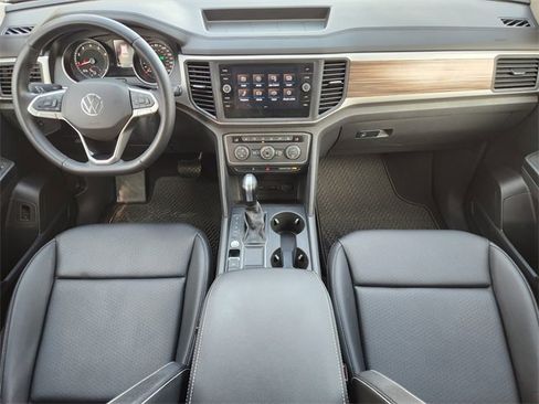 Used 2021 Volkswagen Atlas SE image 18