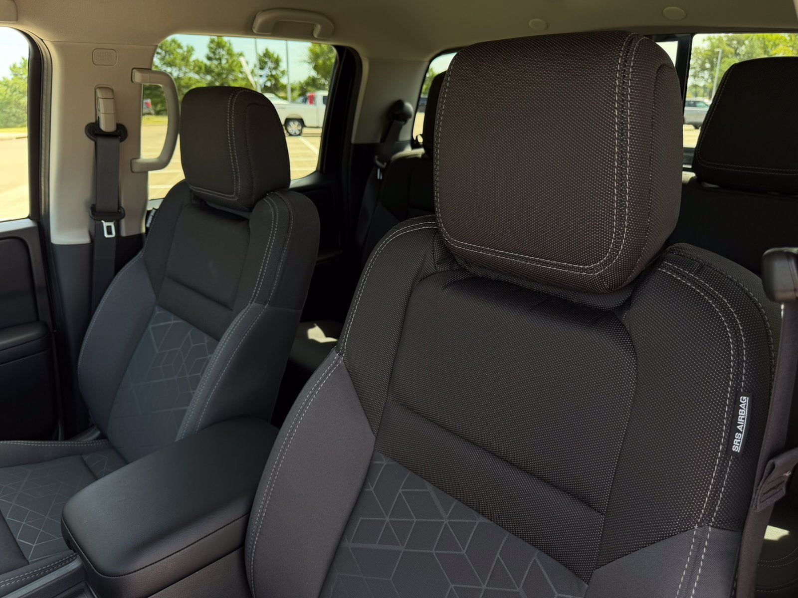 Used 2025 Nissan Frontier SV w/ SV Convenience Package RWD image 14