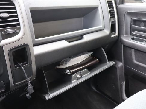Used 2017 RAM 1500 Express w/ Express Value Package AWD/4WD image 36