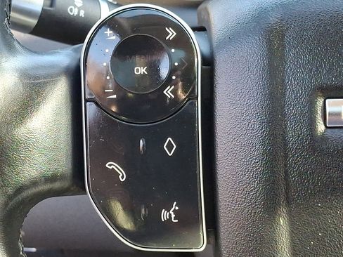 Used 2020 Land Rover Discovery Sport SE image 22