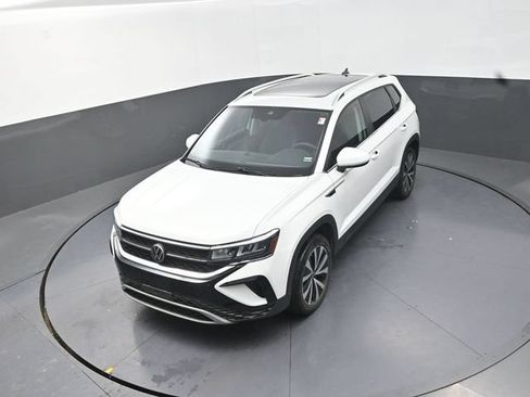 Used 2022 Volkswagen Taos SE AWD/4WD image 25
