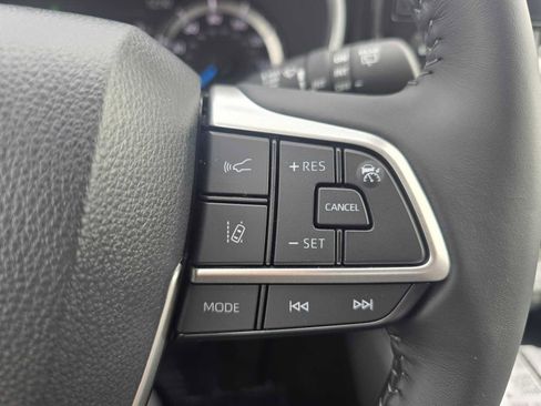 New 2026 Toyota Highlander XLE image 33