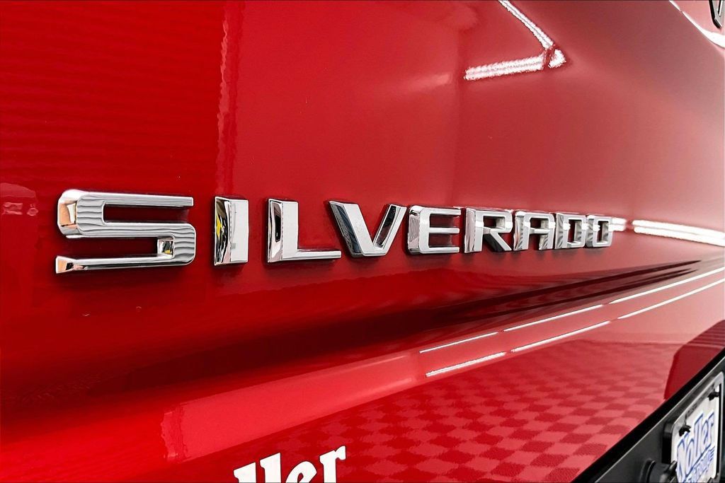 Used 2023 Chevrolet Silverado 1500 LT AWD/4WD image 8