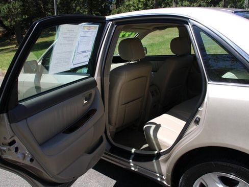 Used 2004 Toyota Avalon XLS FWD image 15