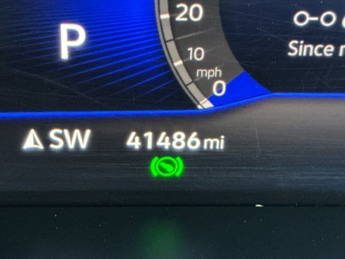 Used 2022 Volkswagen Tiguan SE image 30