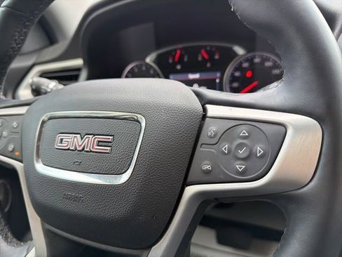 Used 2023 GMC Acadia SLT w/ Preferred Package image 32