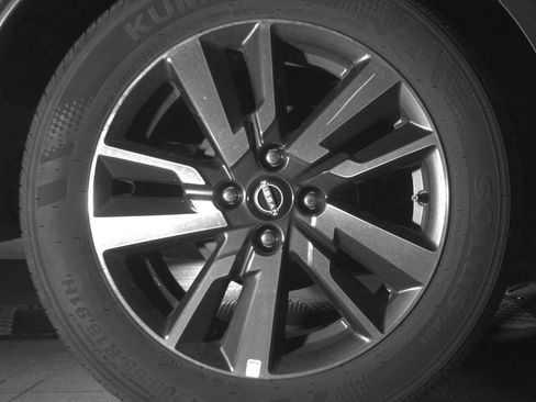 Used 2025 Nissan Versa SV FWD image 15