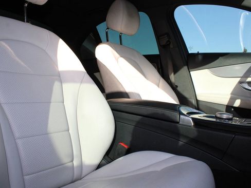 Used 2018 Mercedes-Benz C 300 Sedan image 24