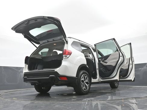 Used 2021 Subaru Forester Premium AWD/4WD image 51