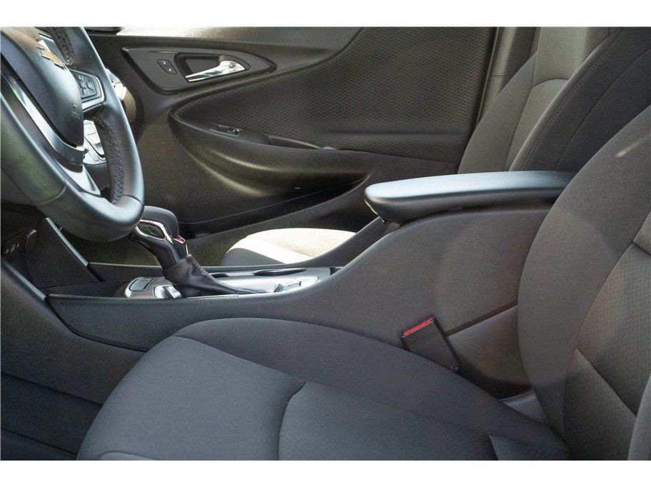 Used 2025 Chevrolet Malibu RS w/ LPO, Floor Liner Package FWD image 37