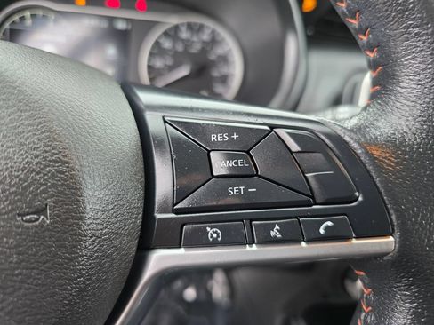 Used 2020 Nissan Kicks SR w/ SR Premium Package FWD image 17