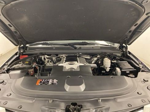 Used 2017 Cadillac Escalade Platinum image 33