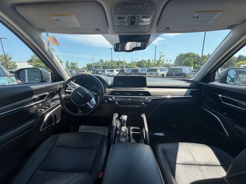 Used 2022 Kia Telluride EX w/ EX Premium Package FWD image 9