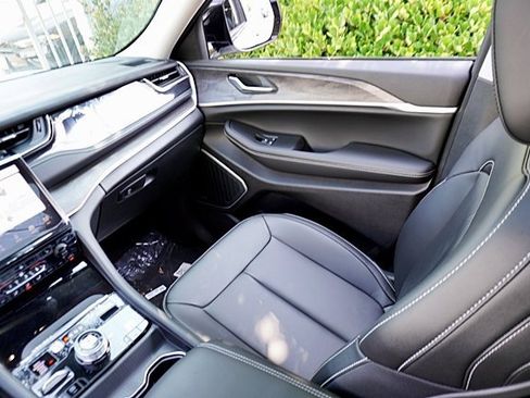 New 2023 Jeep Grand Cherokee 4WD 4xe image 24