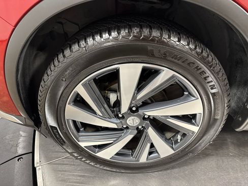 Used 2016 Nissan Murano Platinum w/ Platinum Technology Package AWD/4WD image 2